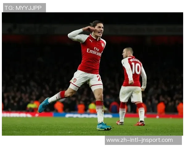 森林老板与贝尼特斯共赏奥林匹亚科斯对阵阿森纳精彩赛事