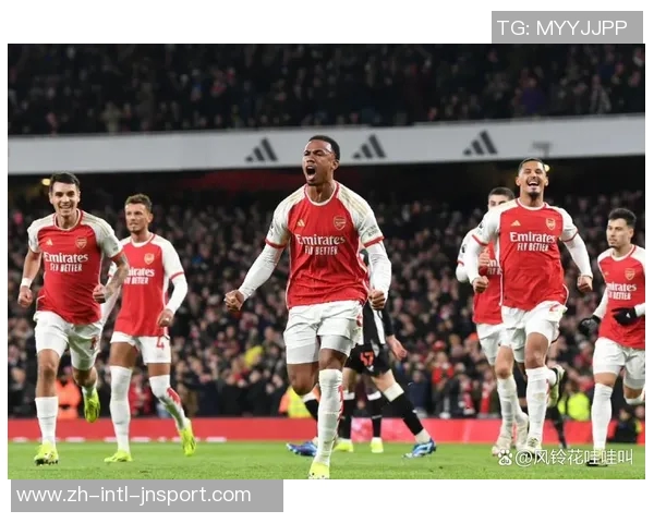 阿森纳与纽卡工作人员冲突现场惊现干草叉引发热议 阿森纳与纽卡工作人员冲突现场惊现干草叉引发热议