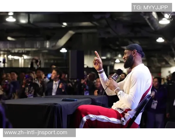 詹姆斯回应质疑者为何不应对他指手画脚的深刻思考