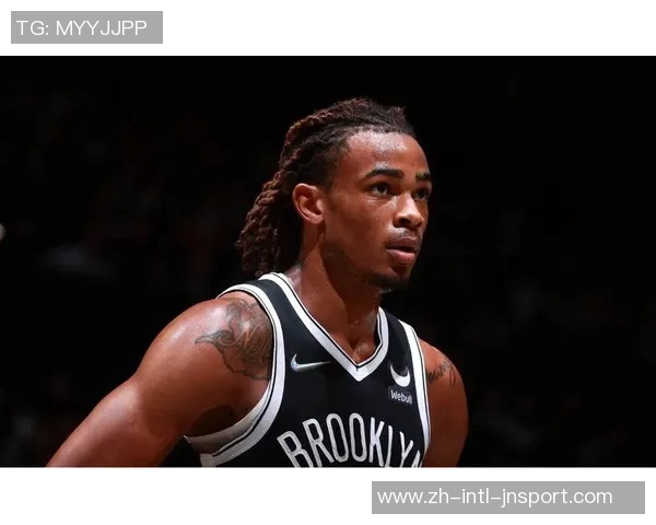 克拉克斯顿上半场表现惊艳7投5中砍下11分8篮板外线命中率完美 克拉克斯顿上半场表现惊艳7投5中砍下11分8篮板外线命中率完美