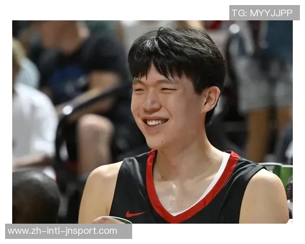 曾令旭点评杨瀚森首秀表现称其需时间适应国内篮球环境