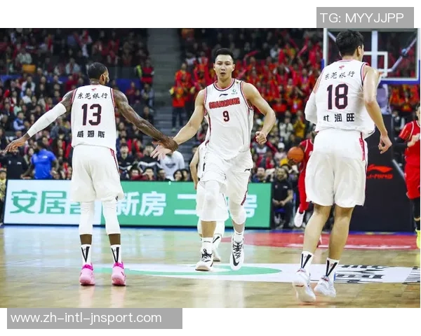 杰伦泰森表现出色14投6中三分球命中率高达33助力全队取得胜利