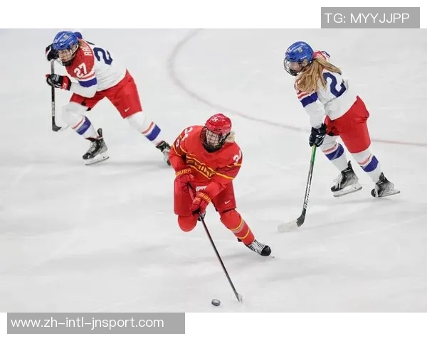 夏季训练成果显著爱德华兹高难度撤步跳投精彩首秀