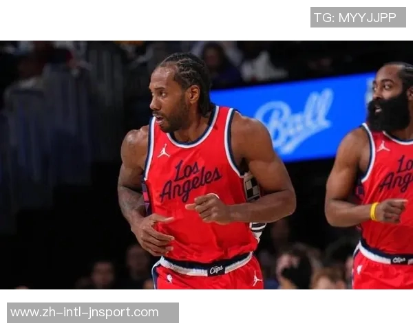 莱昂纳德全场高效发挥助球队锁定胜局30分11板4助攻展现统治力