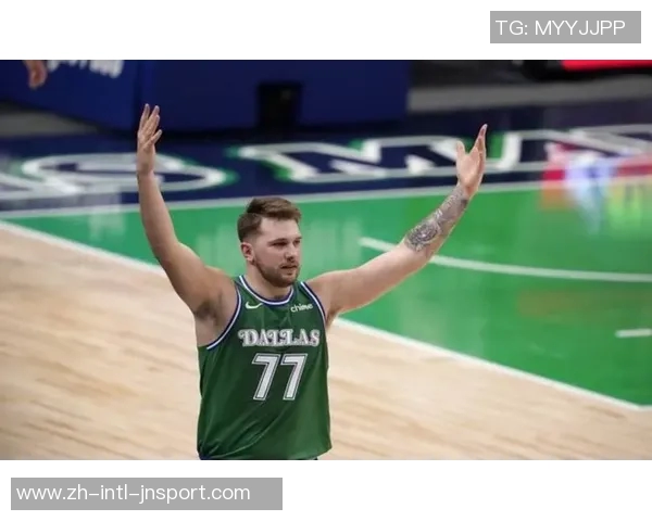 独行侠官宣复古绿色球衣与地板涂装回归引发球迷热议