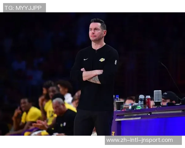 雷迪克称赞湖人拼搏精神尽管上半场被绿军三分压制 雷迪克称赞湖人拼搏精神尽管上半场被绿军三分压制