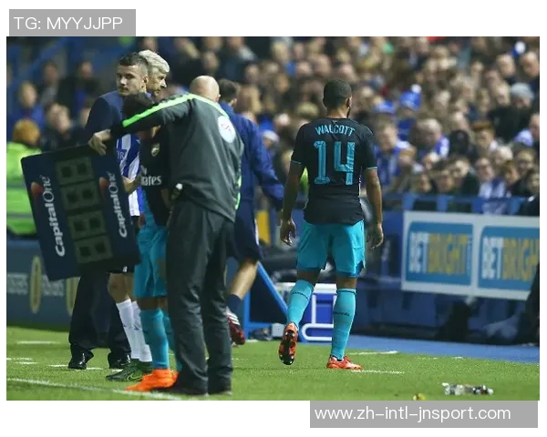 前纽卡老板阿什利关注英冠谢周三球队或有意收购计划 前纽卡老板阿什利关注英冠谢周三球队或有意收购计划